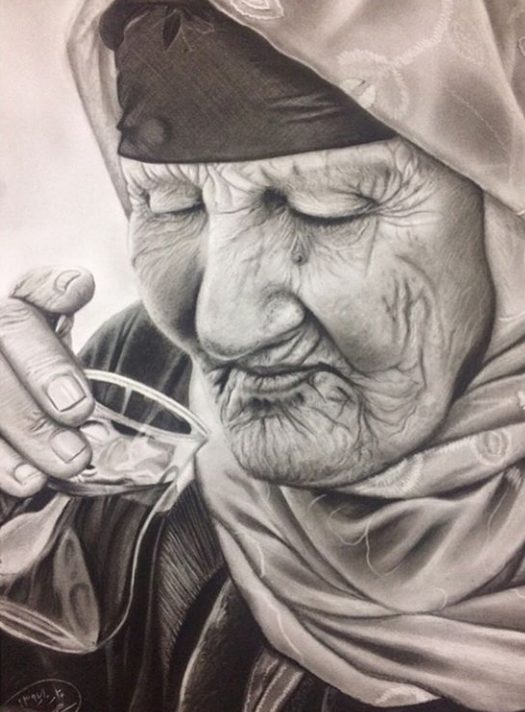  نقاشی پرتره پیرزن با تکنیک سیاه قلم